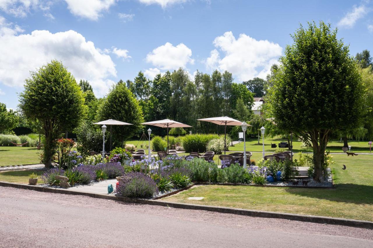 Le Manoir De La Poterie & Spa Cricquebœuf Exteriör bild