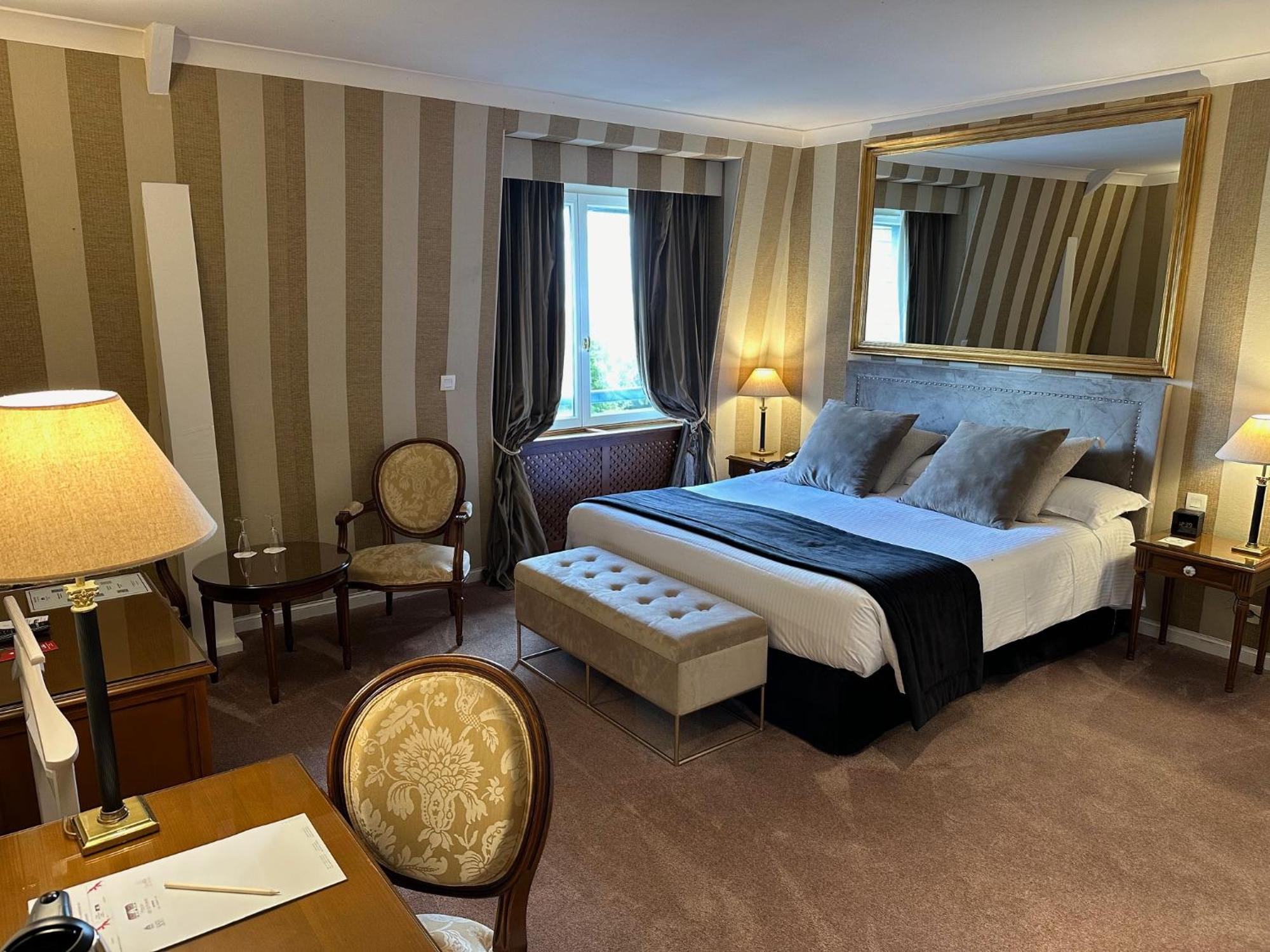 Le Manoir De La Poterie & Spa Cricquebœuf Exteriör bild